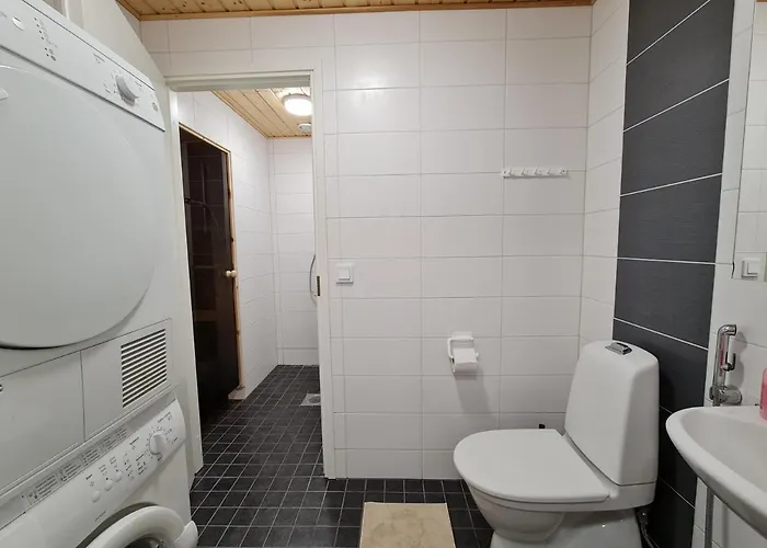 Mansikkaharju Holiday Camp مكان تخييم 2*