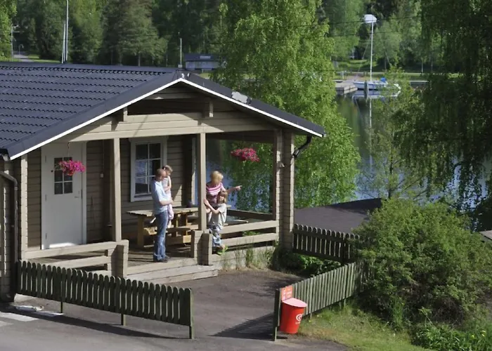 曼斯卡哈约假日露营地 营地 2*